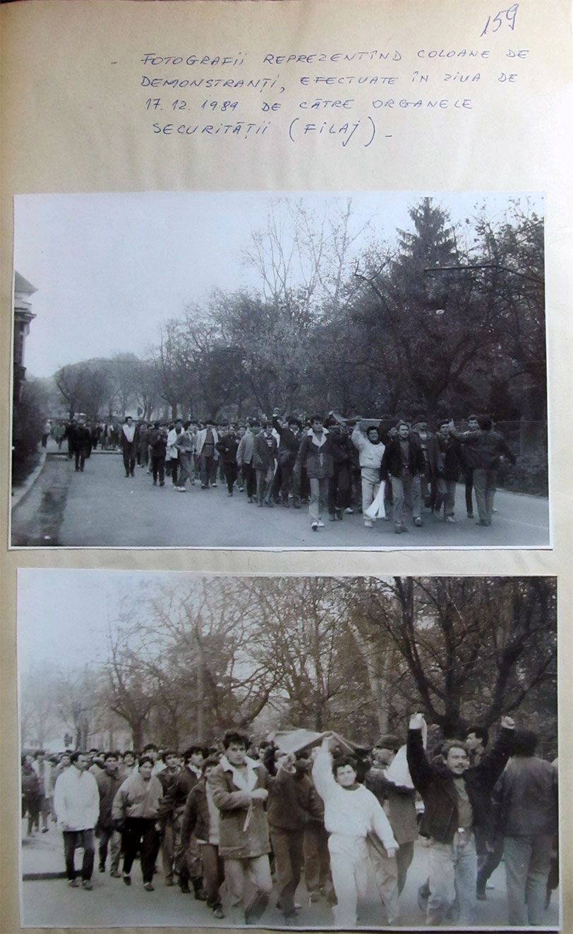 Page 159 of the annex to Romanian criminal case file no. 4/P/1990: Securitate surveillance photographs of demonstrator columns in Timișoara, 17 December 1989.